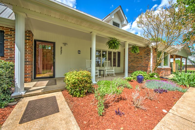 227 Harrison Bend Rd, Loudon, TN 37774