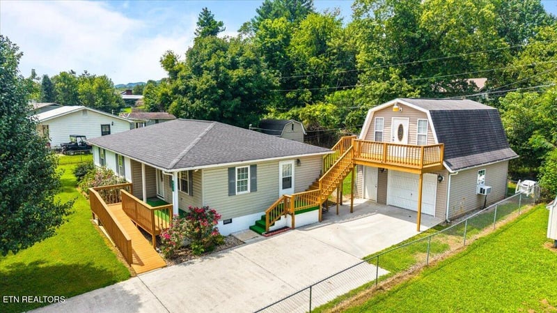 227 Higdon Ln, Lafollette, TN 37766