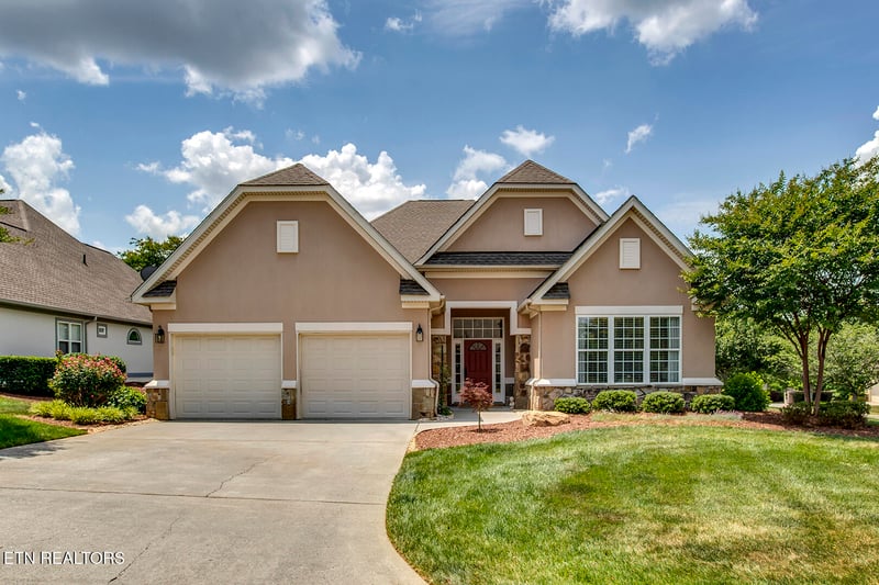 227 Kingbird Dr, Vonore, TN 37885