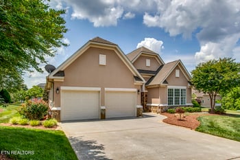 227 Kingbird Dr, Vonore, TN 37885
