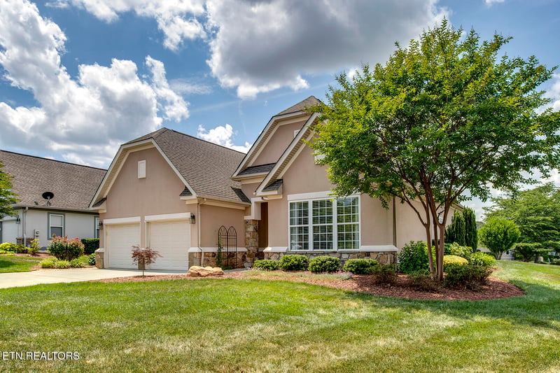 227 Kingbird Dr, Vonore, TN 37885