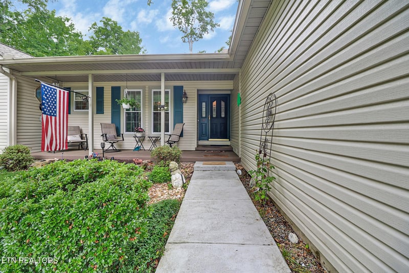 227 Lakeview Dr, Crossville, TN 38558