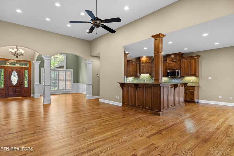227 Pinecrest Cir, Maryville, TN 37803
