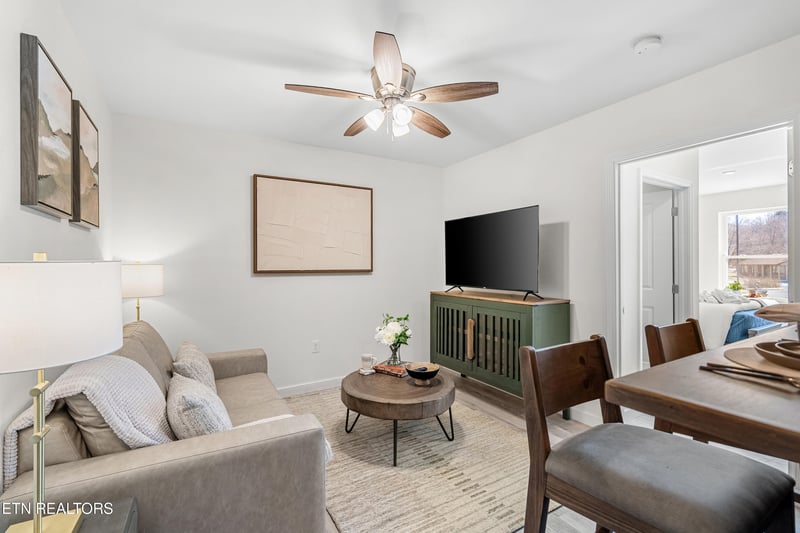 227 Sharon Dr #313, Pigeon Forge, TN 37863