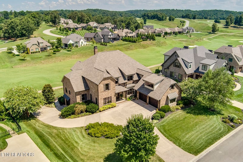 227 Starboard Dr, Lenoir City, TN 37772