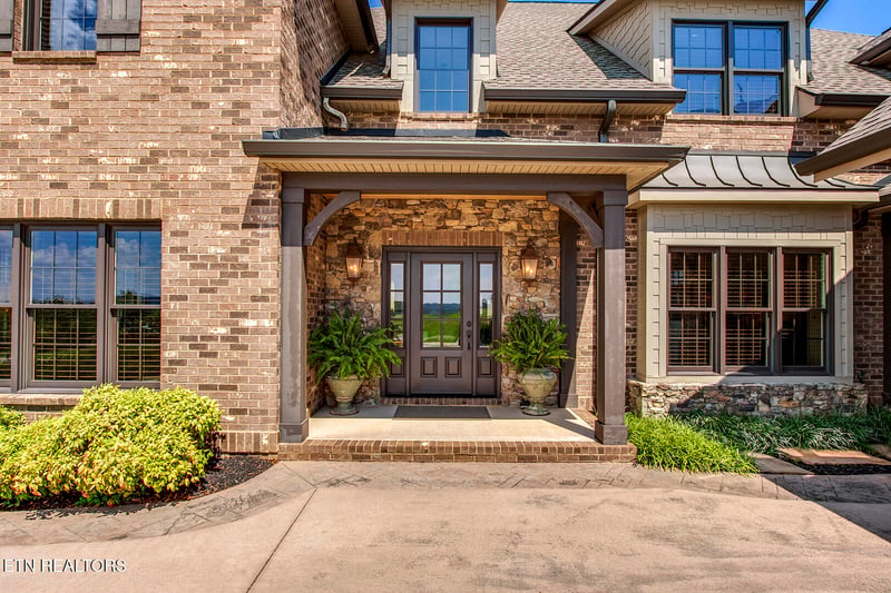 227 Starboard Dr, Lenoir City, TN 37772