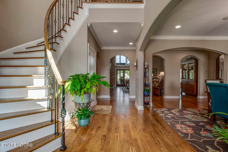 227 Starboard Dr, Lenoir City, TN 37772