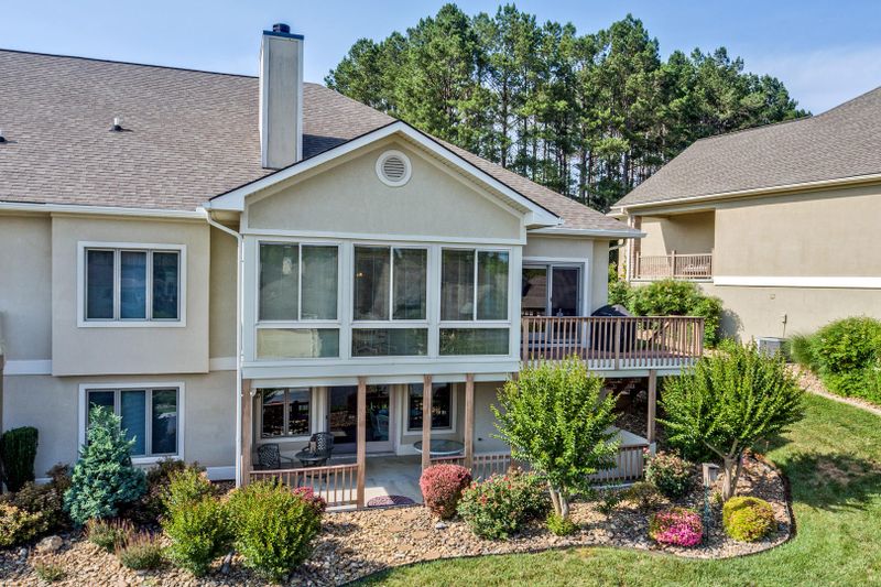 227 Tanasi Lagoon Dr, Loudon, TN 37774