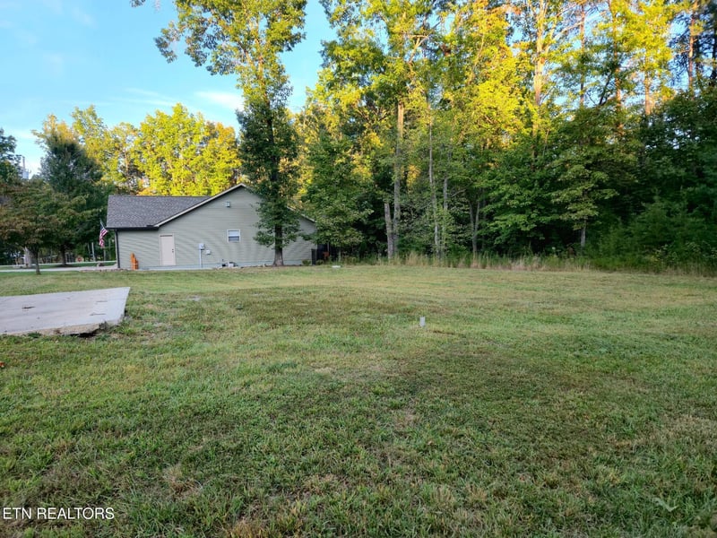 227 Thrushwood Dr, Crossville, TN 38558