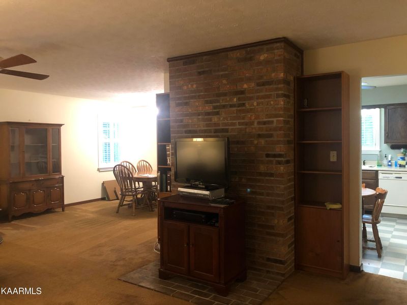 227 Tracy Allison Ln, Clinton, TN 37716