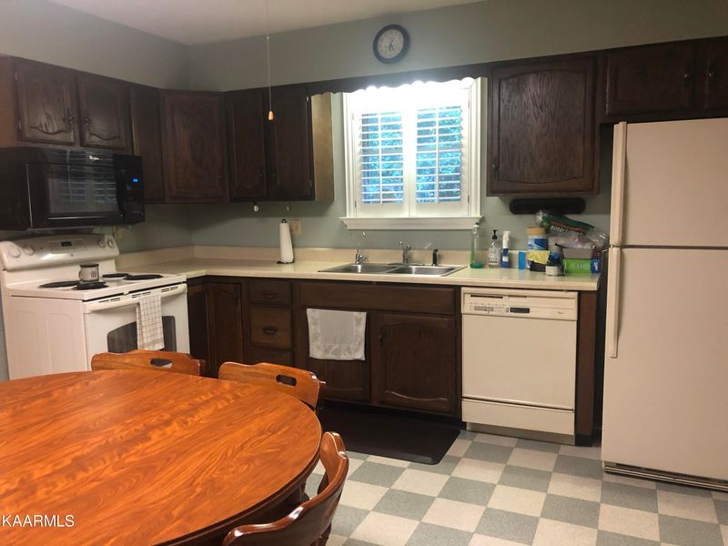 227 Tracy Allison Ln, Clinton, TN 37716