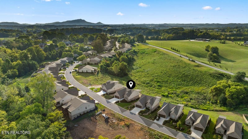 2271 Boulder Crest Ln, Sevierville, TN 37876