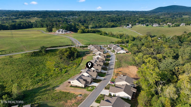 2271 Boulder Crest Ln, Sevierville, TN 37876