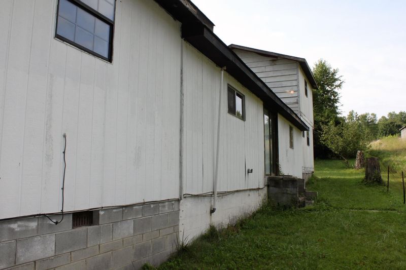 2271 Buffalo Road Rd, Oneida, TN 37841