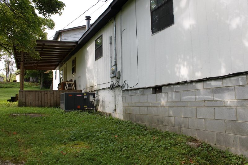 2271 Buffalo Road Rd, Oneida, TN 37841