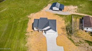 2271 Long Hollow Rd, Lafollette, TN 37766