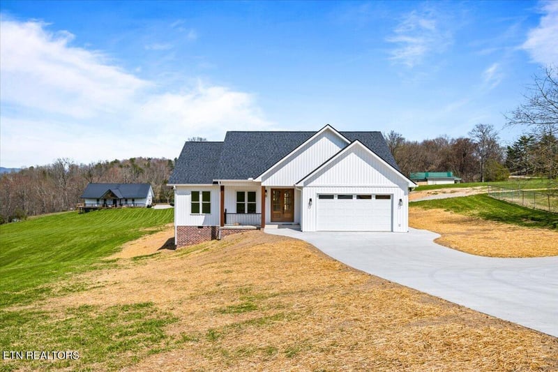 2271 Long Hollow Rd, Lafollette, TN 37766