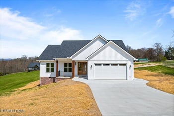 2271 Long Hollow Rd, Lafollette, TN 37766