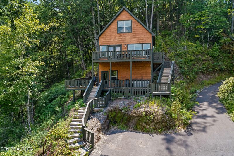 2272 Hidden Hollow Way, Sevierville, TN 37862