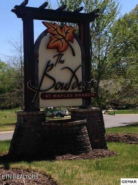 2275 Boulder Crest Ln, Sevierville, TN 37876
