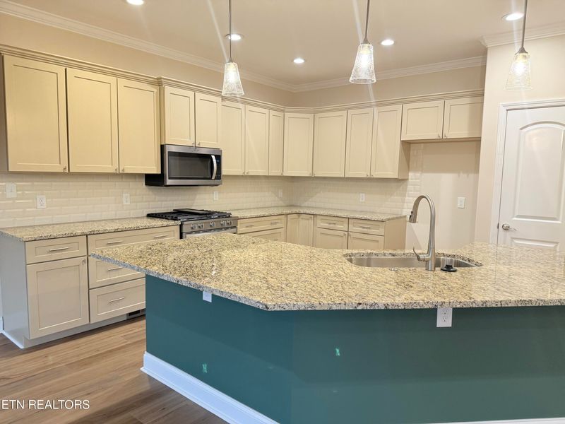 2279 Boulder Crest Ln, Sevierville, TN 37876