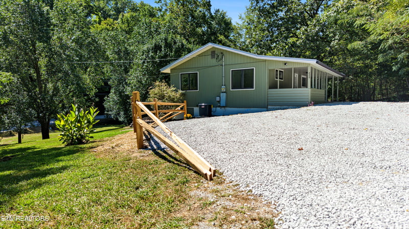 228 Laurel Valley Rd, Townsend, TN 37882