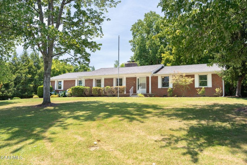 228 Luther Jackson Dr, Maryville, TN 37804