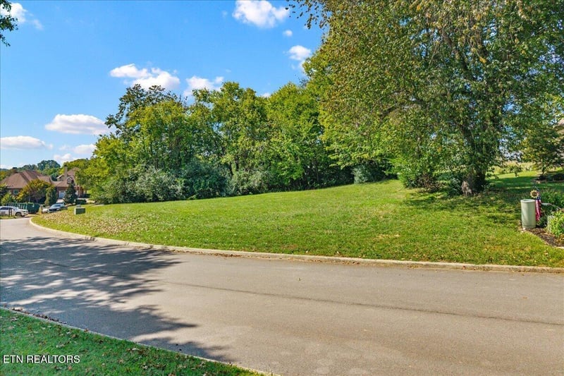 228 Osprey Cir, Vonore, TN 37885