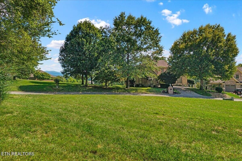 228 Osprey Cir, Vonore, TN 37885