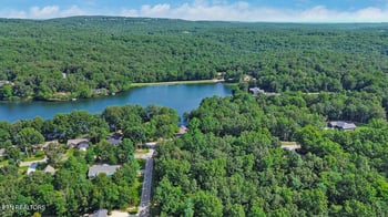228 Pomeroy Dr, Crossville, TN 38558