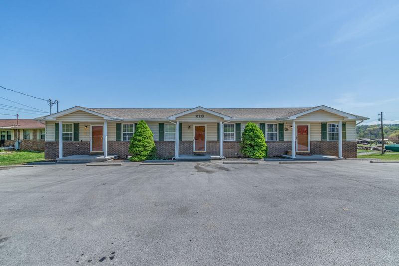 228 Ritz View Dr, Blaine, TN 37709