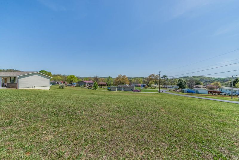 228 Ritz View Dr, Blaine, TN 37709