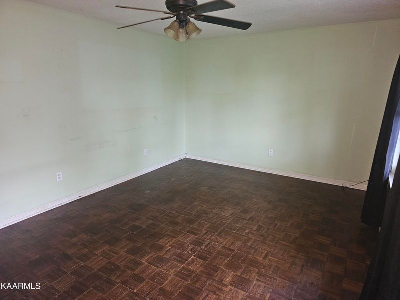 228 River Bend Dr, Loudon, TN 37774
