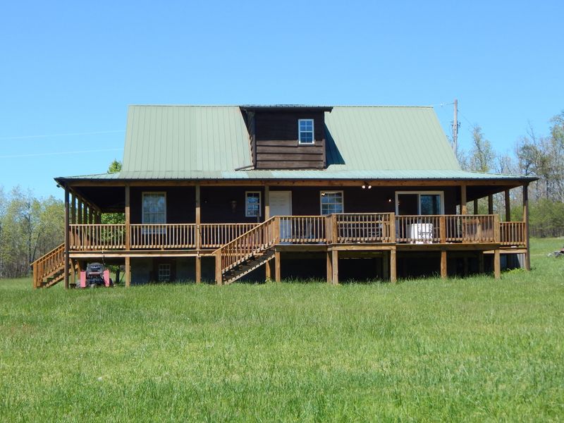 228 W Fork Rd, Pleasant Hill, TN 38578