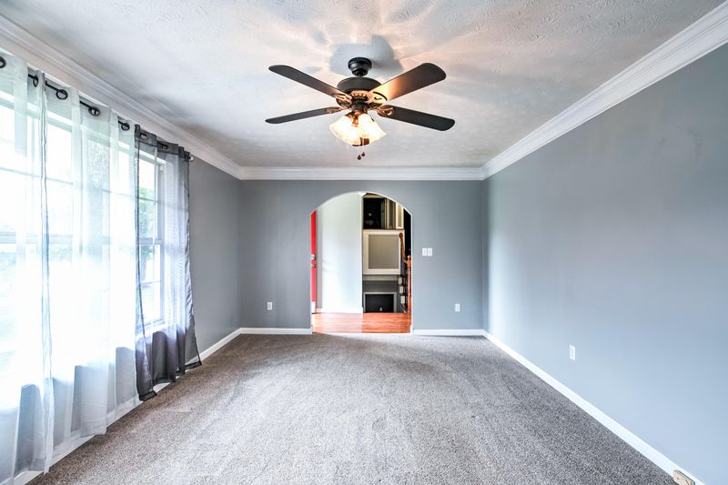 228 Woodvine St, Jacksboro, TN 37757