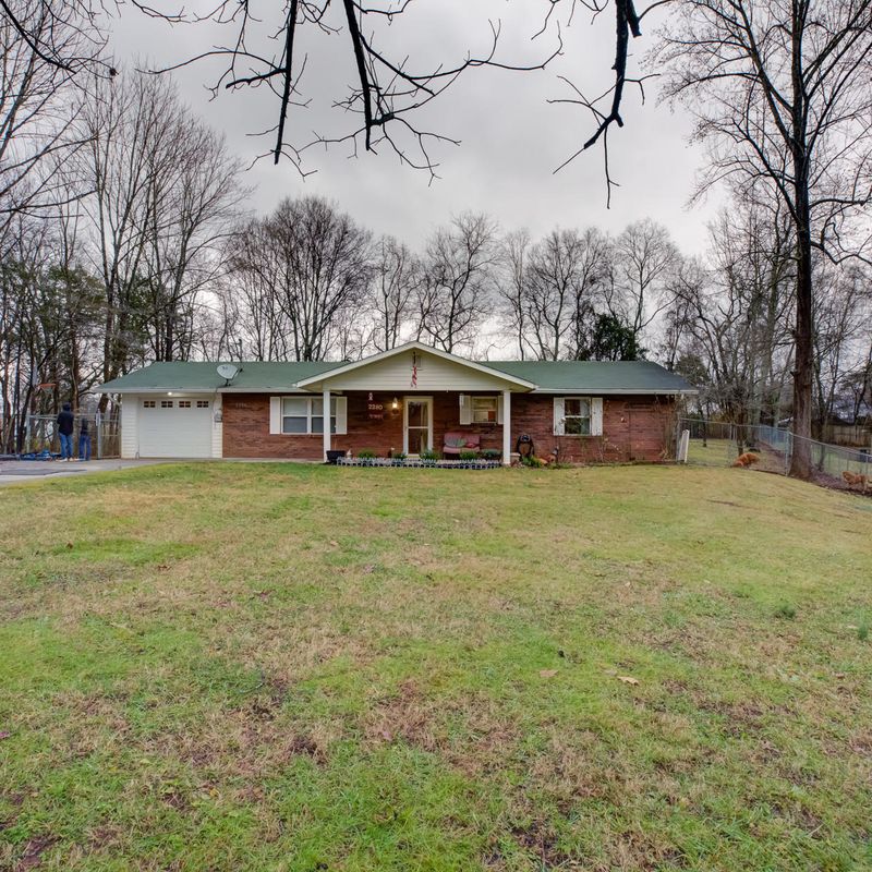 2280 Arch Rock Dr, Sevierville, TN 37876
