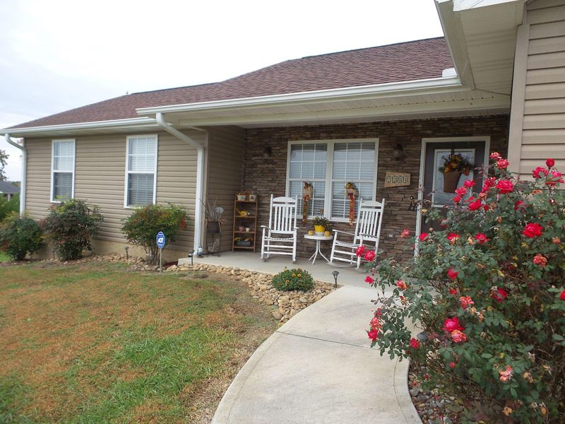 2284 Murphys Chapel Dr, Sevierville, TN 37876