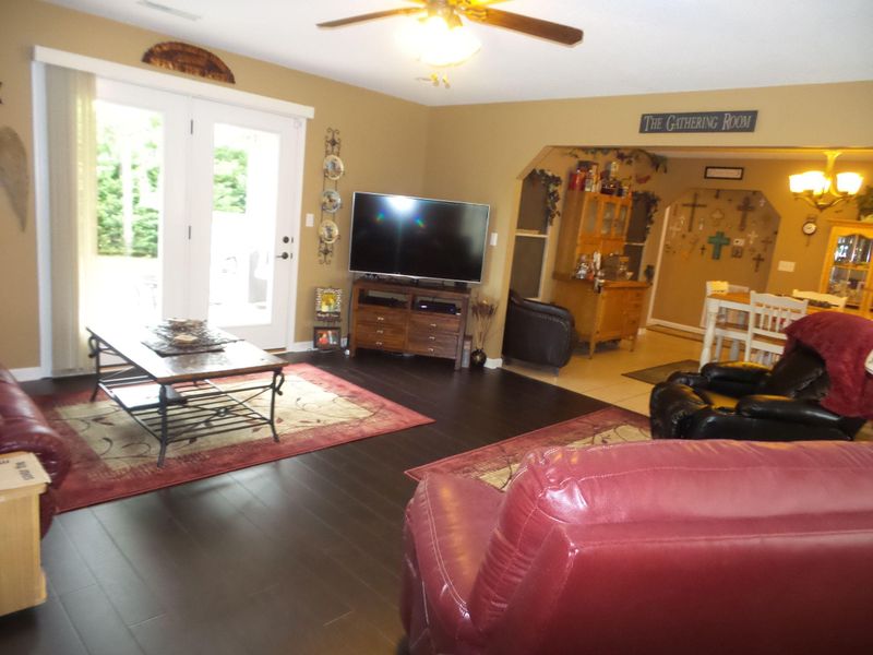 2284 Murphys Chapel Dr, Sevierville, TN 37876