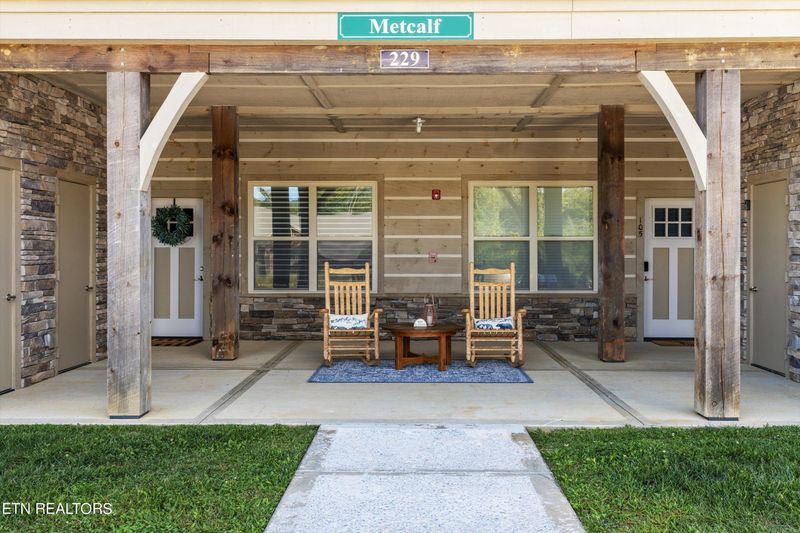 229 Bishop's Cap Cir #105, Townsend, TN 37882