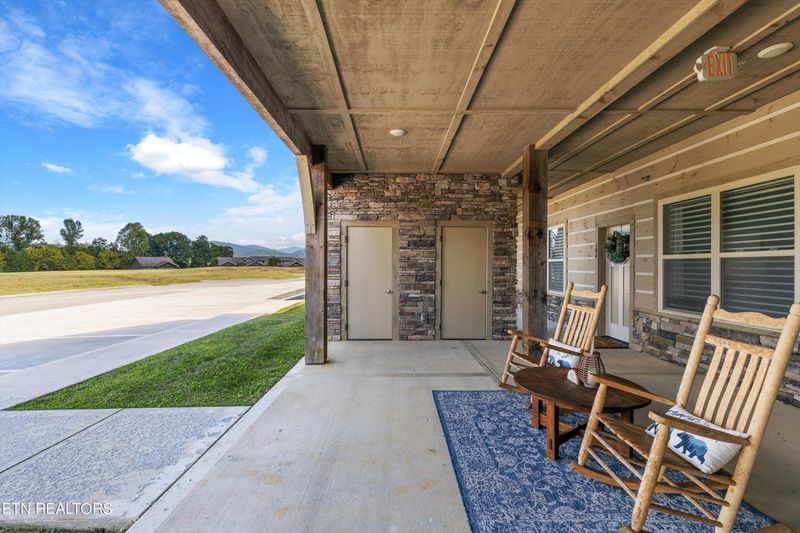 229 Bishop's Cap Cir #105, Townsend, TN 37882