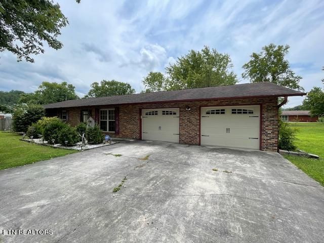 229 Caton Rd, Sevierville, TN 37862