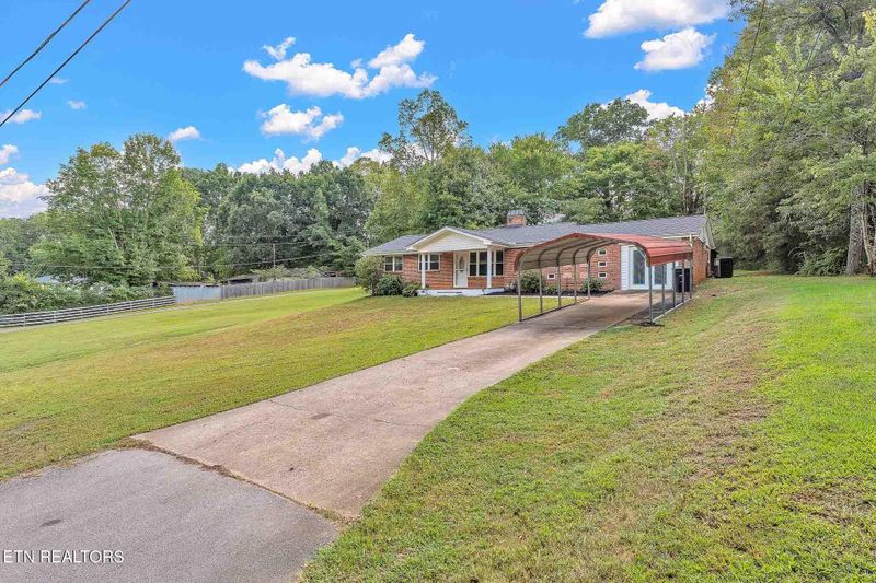 229 Delay St, Athens, TN 37303
