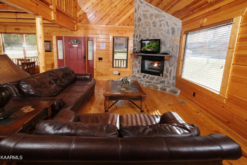 229 Forrest Loop Way, Gatlinburg, TN 37738