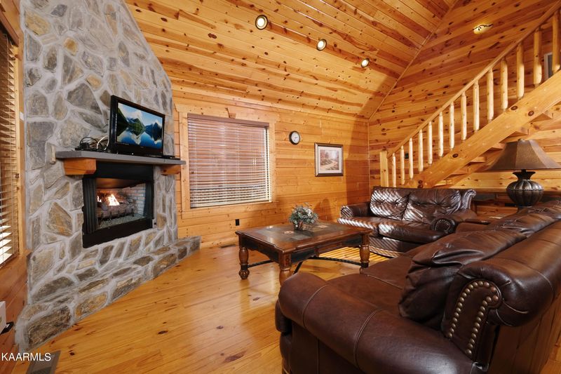 229 Forrest Loop Way, Gatlinburg, TN 37738