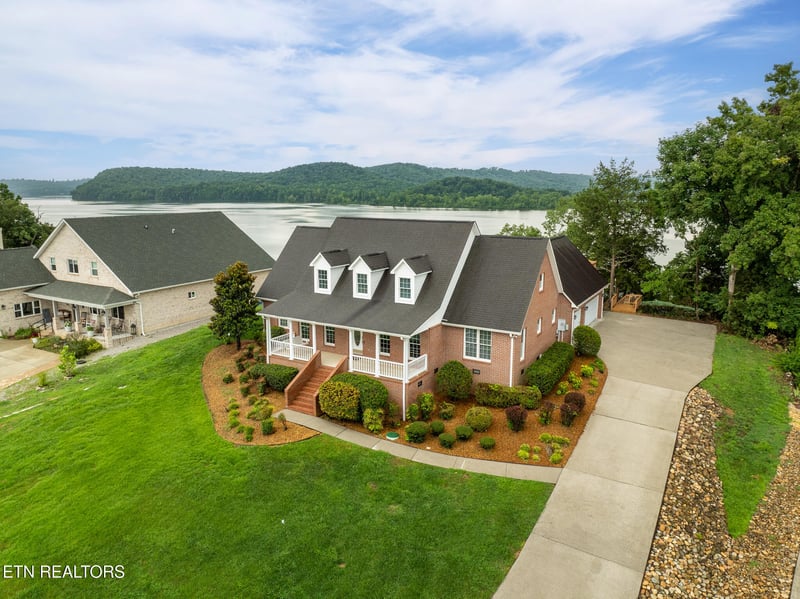 229 High Pointe Village Way, Kingston, TN 37763