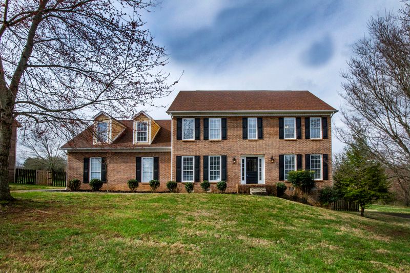 229 Long Bow Rd, Knoxville, TN 37934