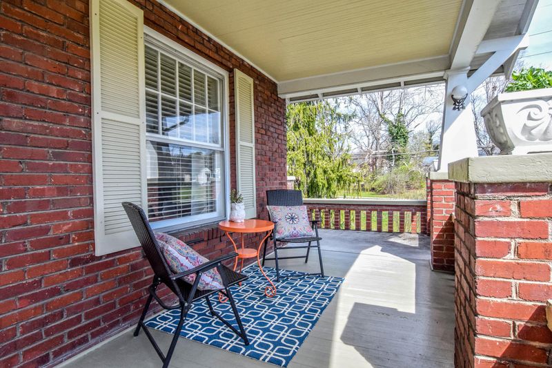 229 Lynnview Dr, Knoxville, TN 37918