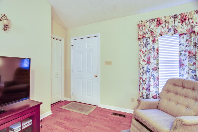 229 Mount David Dr, Knoxville, TN 37920