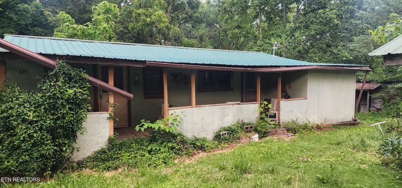 229 Obis Bowling Rd, Robbins, TN 37852