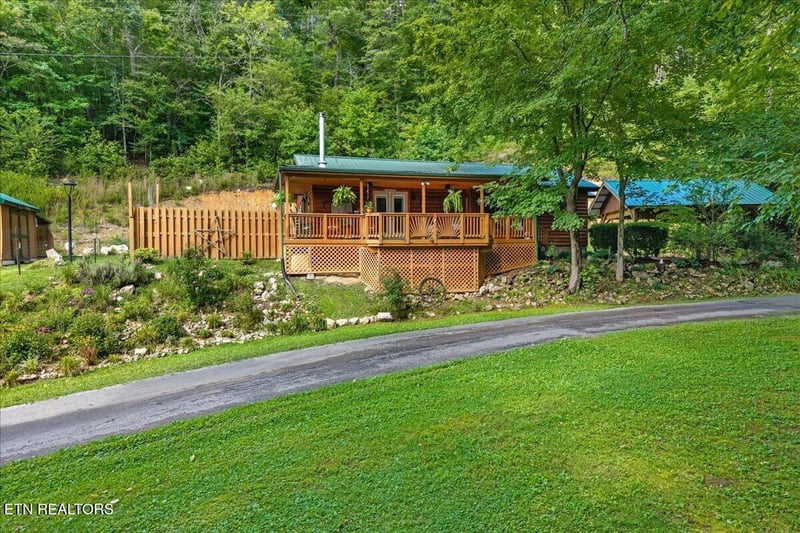 229 Smokey Run Rd, Tellico Plains, TN 37385